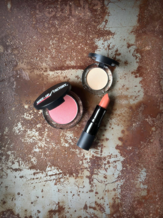 ROSY NUDE MUSE